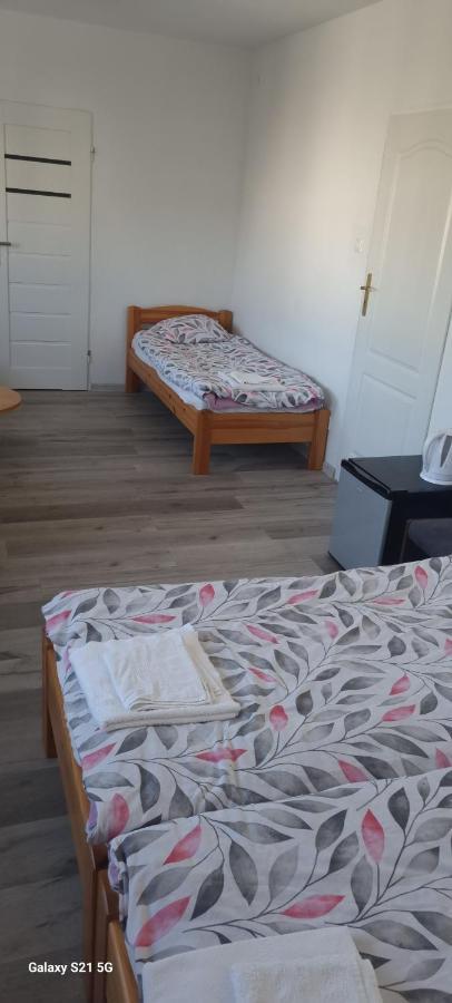 Unibal - Pokoje Goscinne Unieście Esterno foto